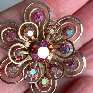 Vintage aurora borealis Czech rhinestone brooch in beautiful pink and gold